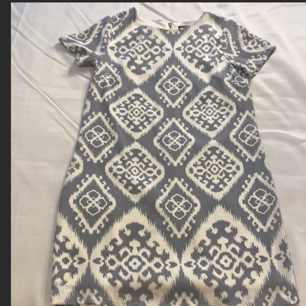 🍋 Lulus XS Short Sleeve Shift Dress Blue/White Design. - Picture 1 of 4